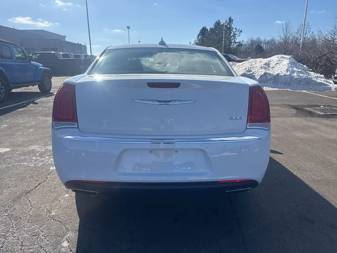 2020 Chrysler 300