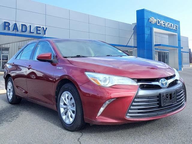 2015 Toyota Camry LE image 0