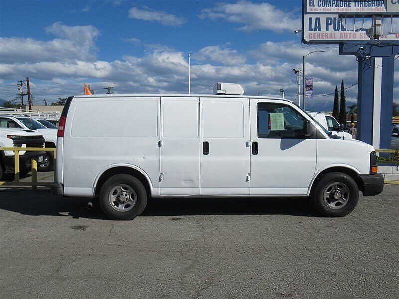 2005 Chevrolet Express 1500 image 1