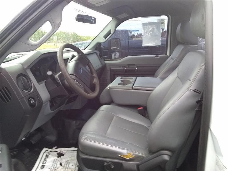 2015 Ford F-350 null image 4