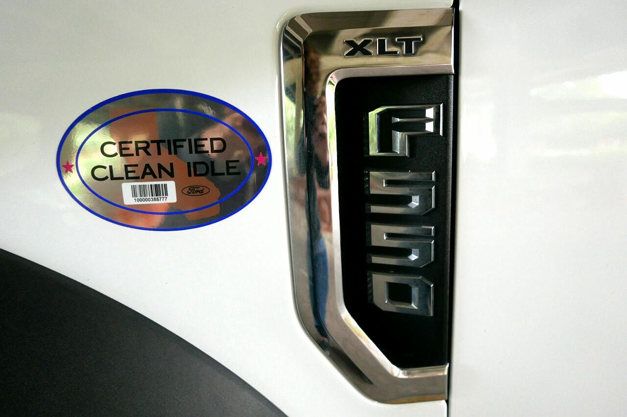 2021 Ford F-550 XLT image 19