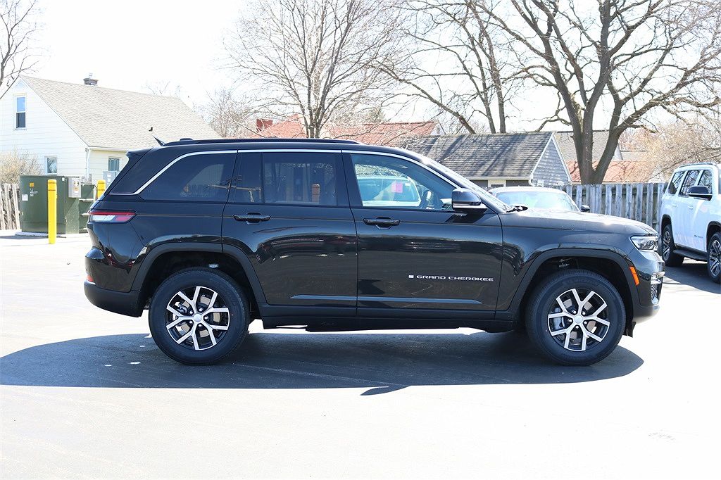 2024 Jeep Grand Cherokee Limited Edition image 1