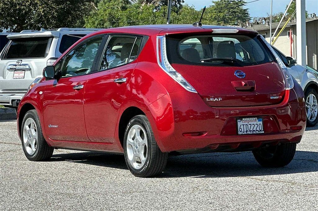 2011 Nissan Leaf SL image 5