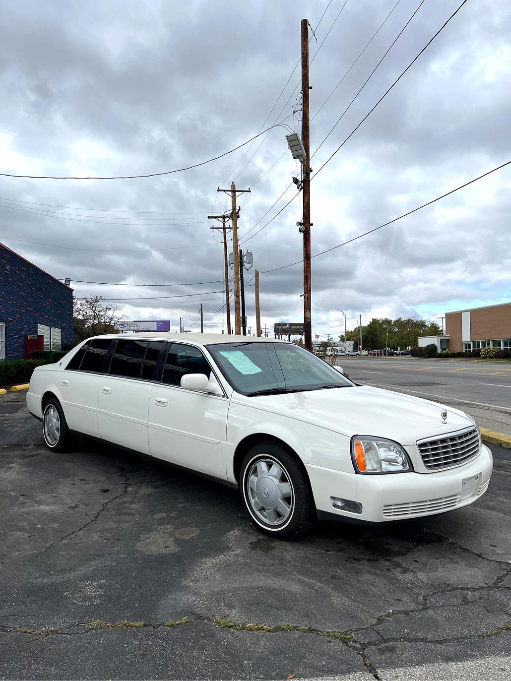 2003 Cadillac DeVille Professional image 3