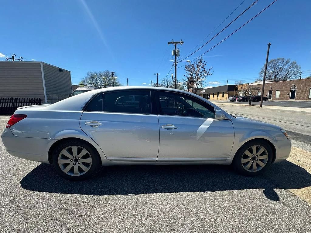 2007 Toyota Avalon XL image 5