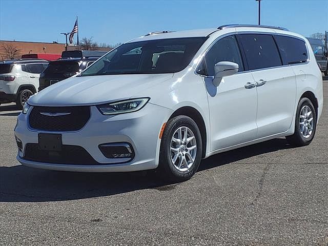 2021 Chrysler Pacifica Touring-L image 2