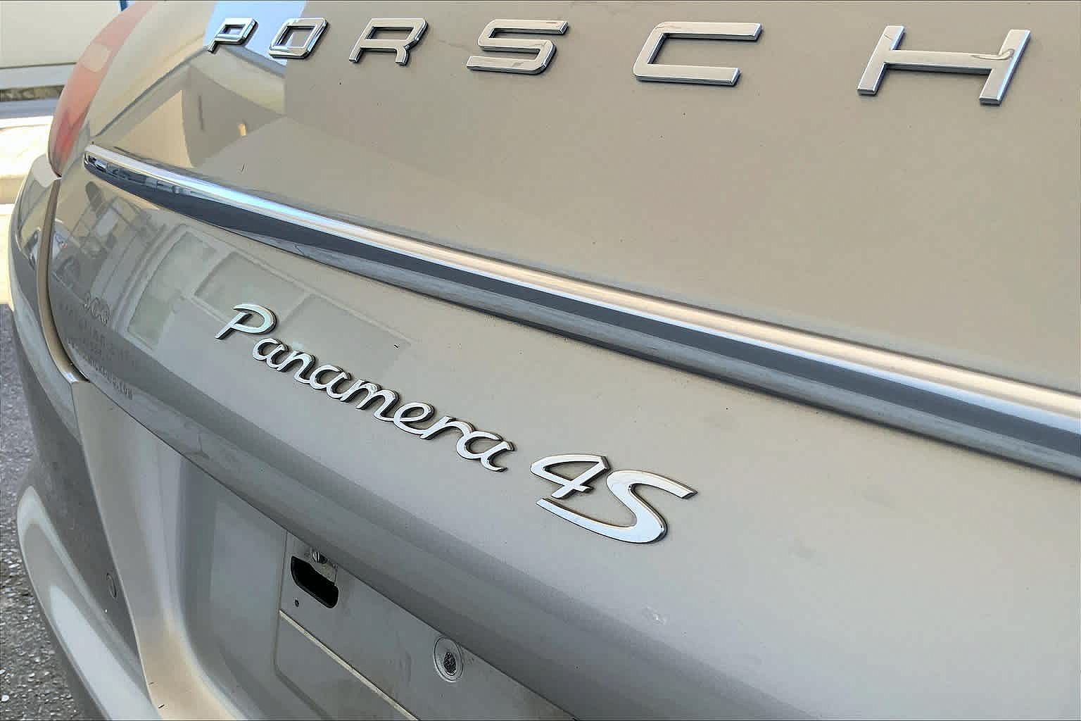 2013 Porsche Panamera 4S image 8