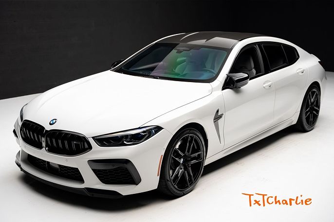 2022 BMW M8