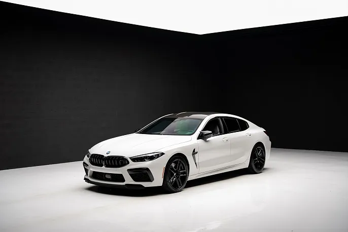 2022 BMW M8
