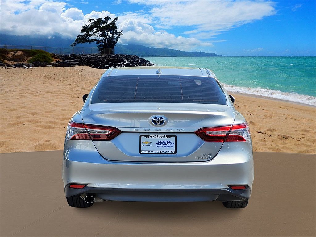 2020 Toyota Camry XLE image 5