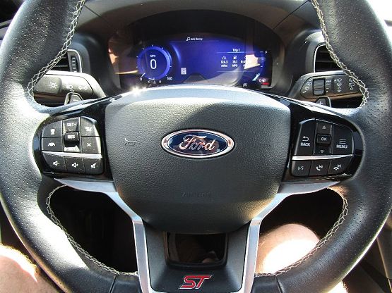 2022 Ford Explorer ST photo 11