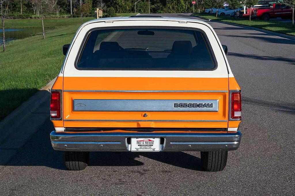 1990 Dodge Ramcharger 150 image 4