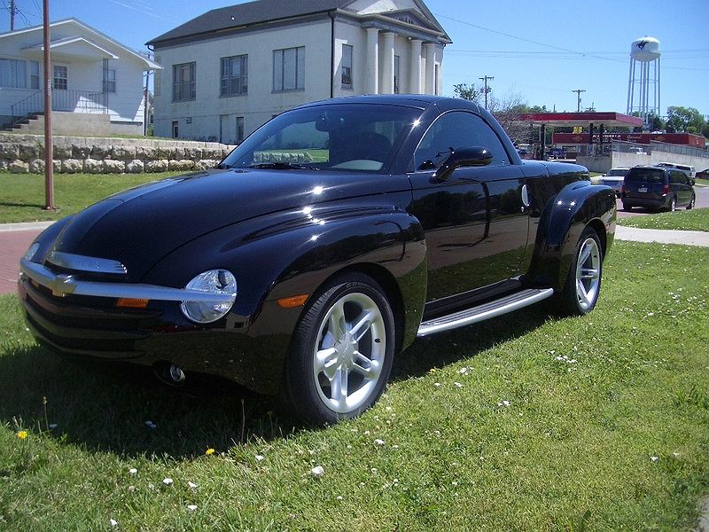 2004 Chevrolet SSR null image 0