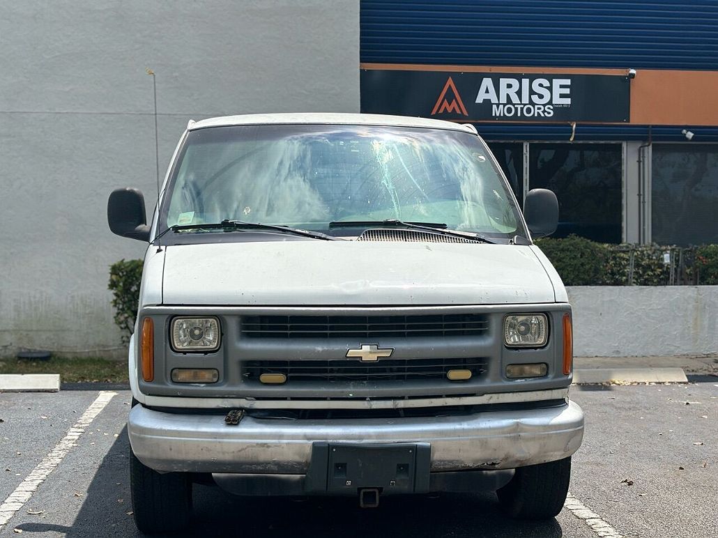 2001 Chevrolet Express 3500 image 3