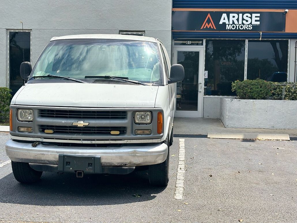 2001 Chevrolet Express 3500 image 4