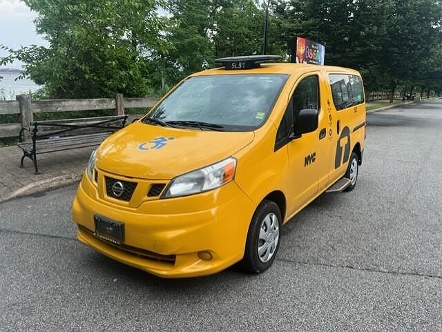 2019 Nissan NV200 Taxi image 3