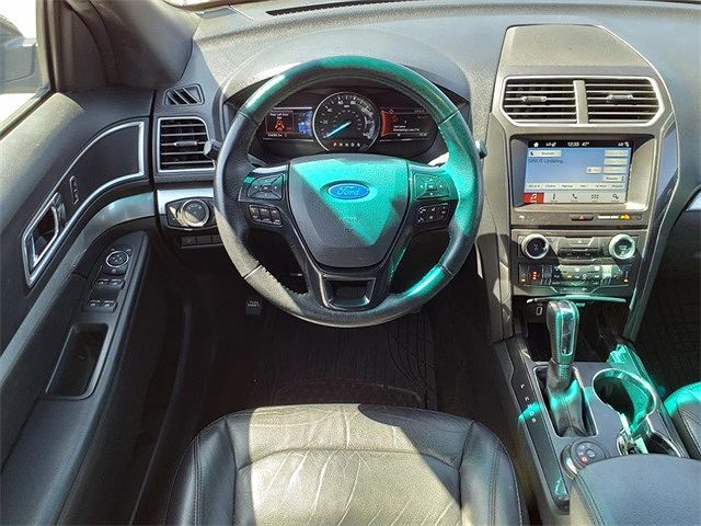 2017 Ford Explorer XLT image 4