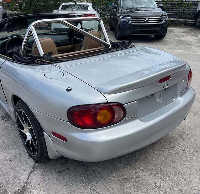 1999 Mazda Miata null image 6