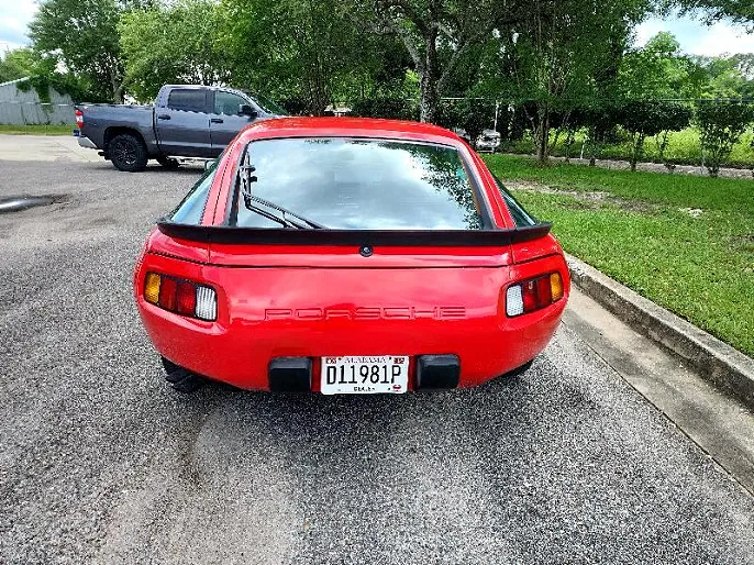 1985 Porsche 928