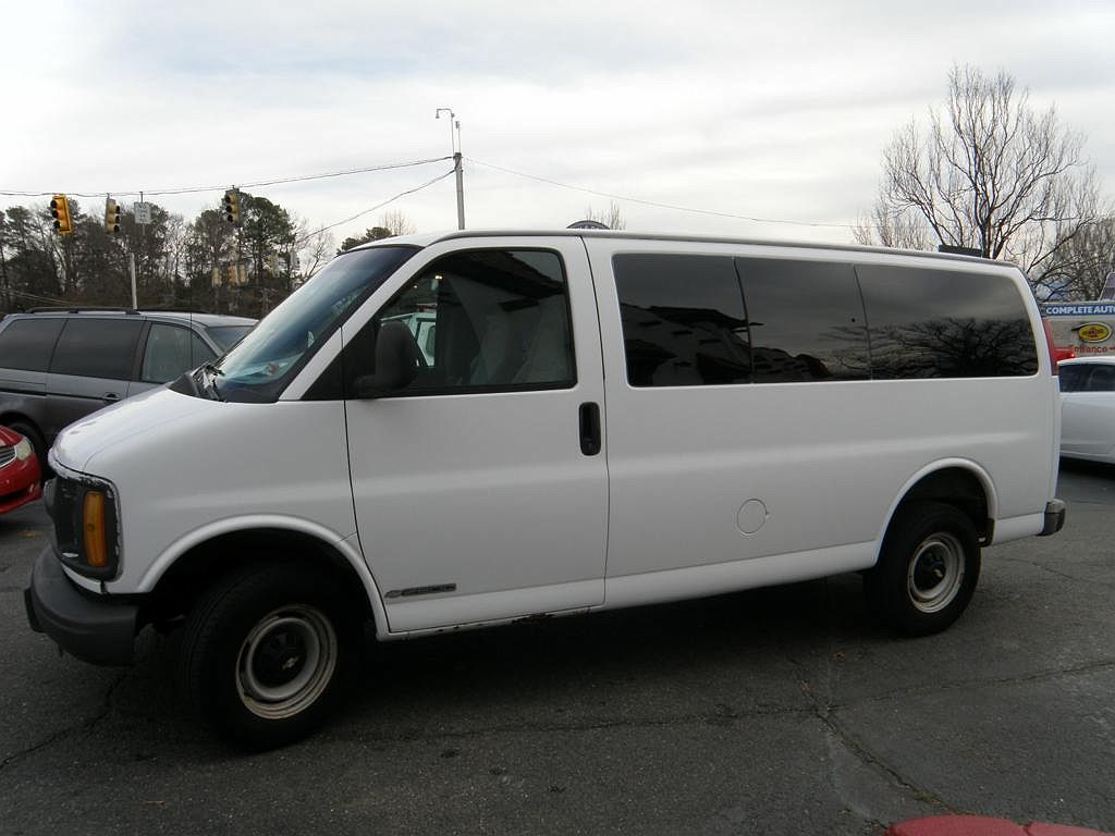 2001 Chevrolet Express 2500 image 4