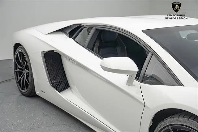 2014 Lamborghini Aventador