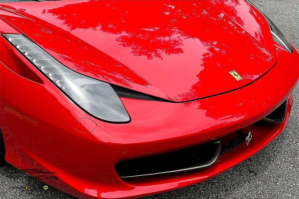2015 Ferrari 458 null image 24