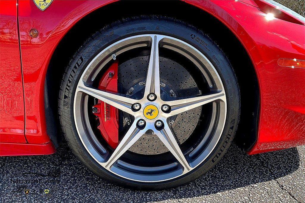 2015 Ferrari 458 null image 27