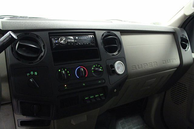 2009 Ford F-450 XL image 13