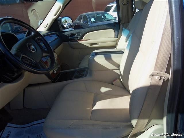2007 Chevrolet Suburban 1500 LTZ image 14
