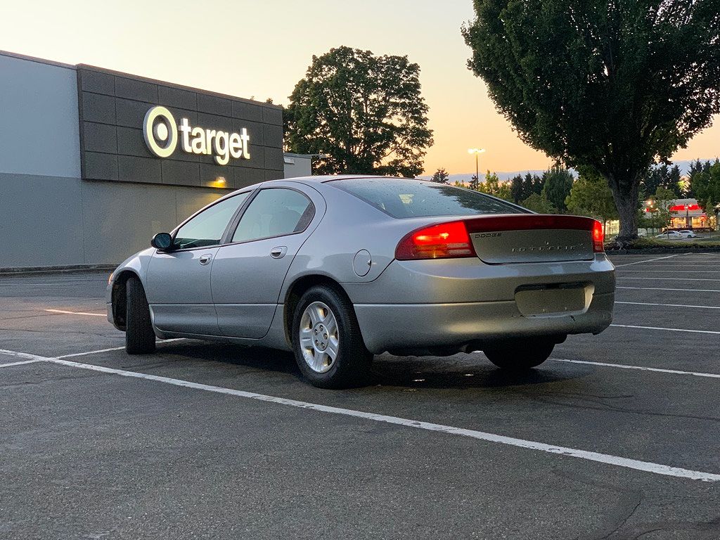 2004 Dodge Intrepid SE image 2