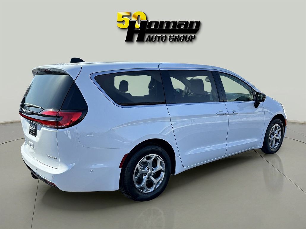 2024 Chrysler Pacifica Limited image 4