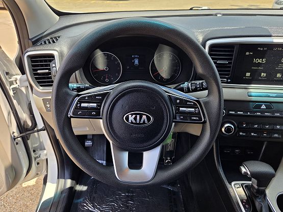 2022 Kia Sportage LX photo 2