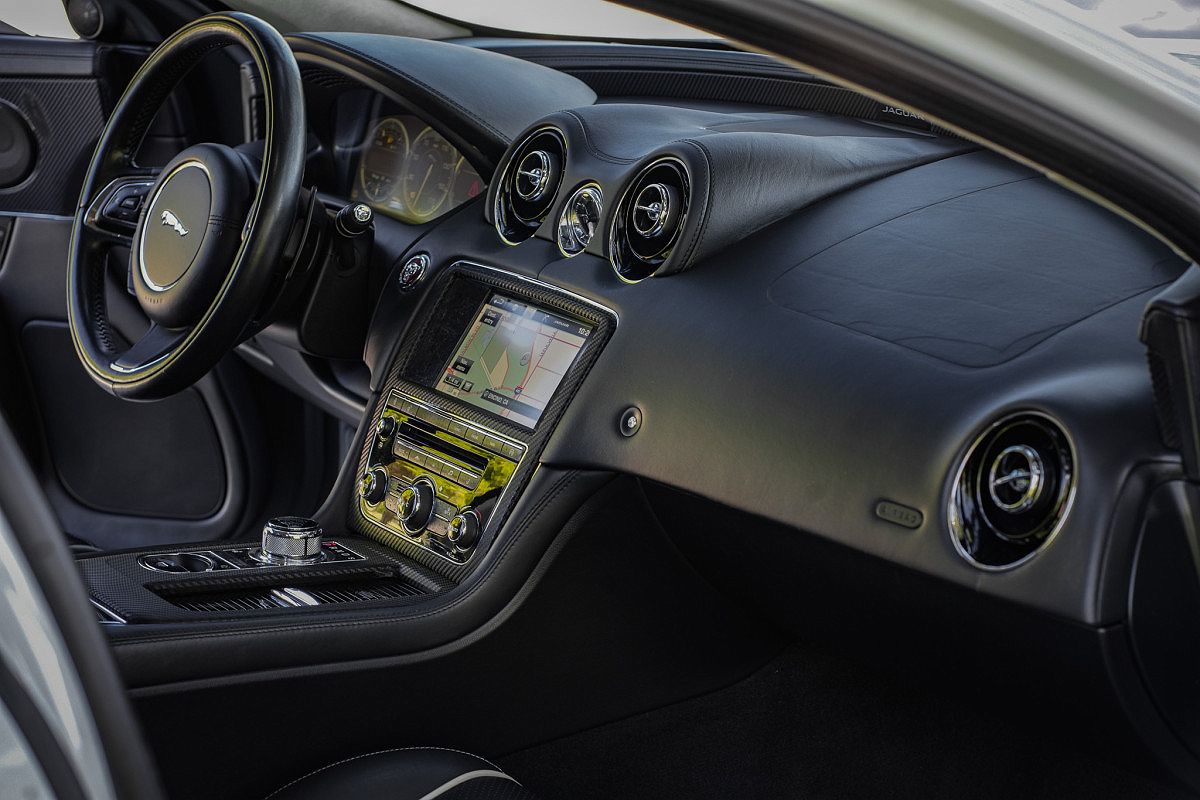 2014 Jaguar XJ Supercharged image 25