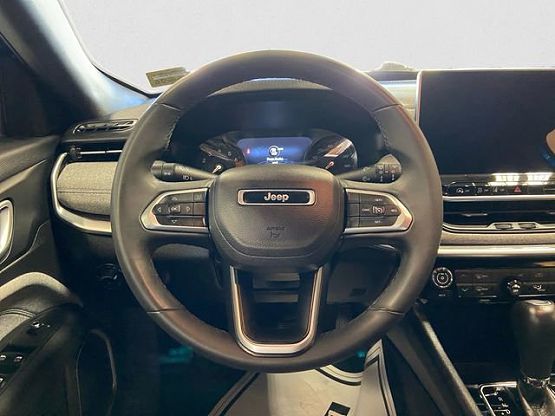 2024 Jeep Compass Latitude photo 4
