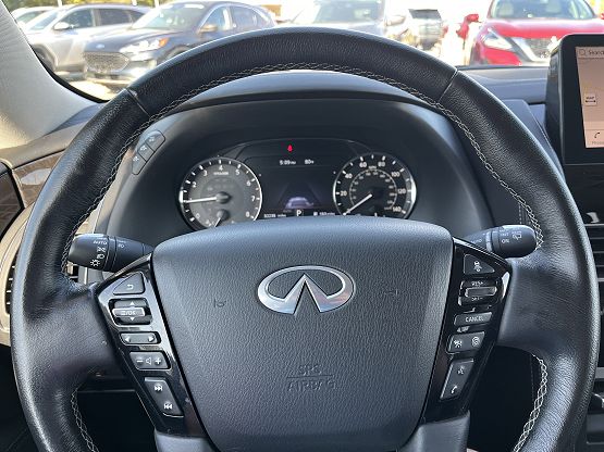 2024 Infiniti QX80 Luxe photo 9