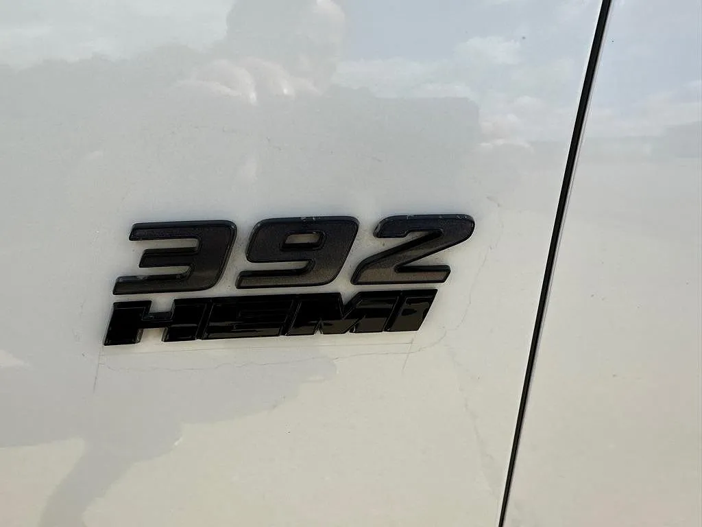 2012 Chrysler 300 SRT8 image 12