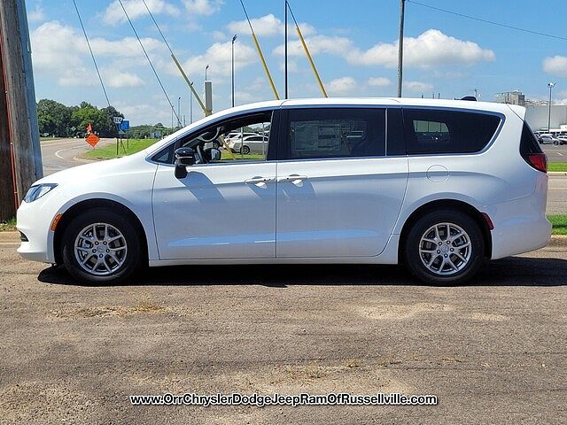 2025 Chrysler Voyager
