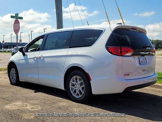 2025 Chrysler Voyager