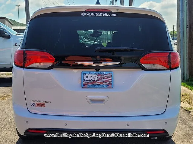 2025 Chrysler Voyager