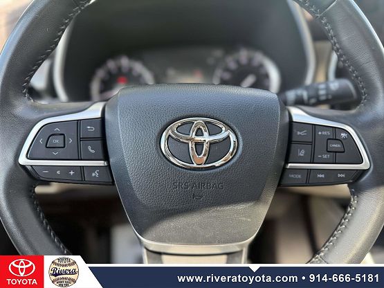 2022 Toyota Highlander XLE photo 10