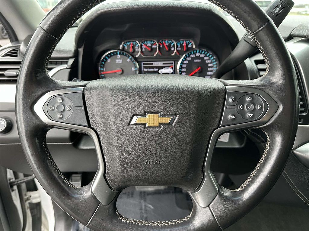 2018 Chevrolet Suburban LS image 5
