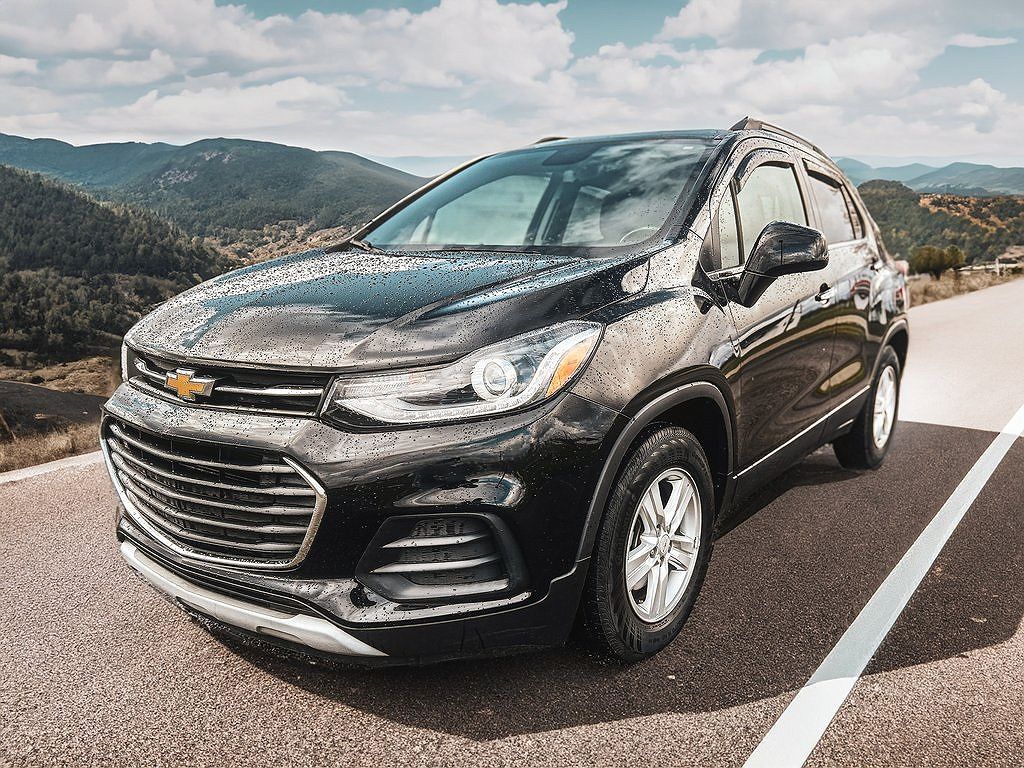 2019 Chevrolet Trax LT image 1