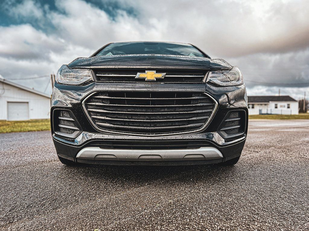2019 Chevrolet Trax LT image 3
