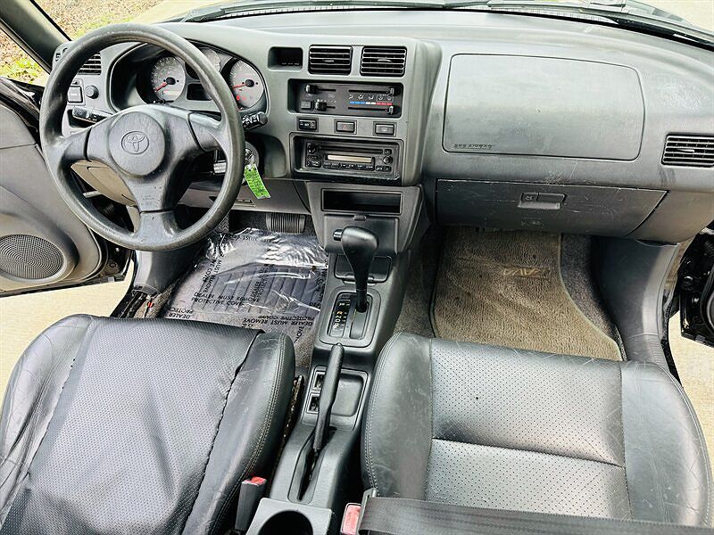 1999 Toyota RAV4 null image 12