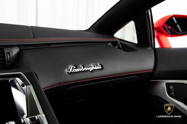 2015 Lamborghini Aventador LP700 image 42