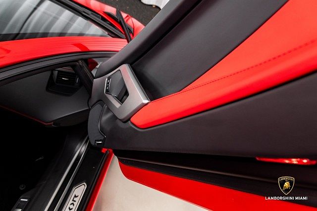 2015 Lamborghini Aventador LP700 image 45
