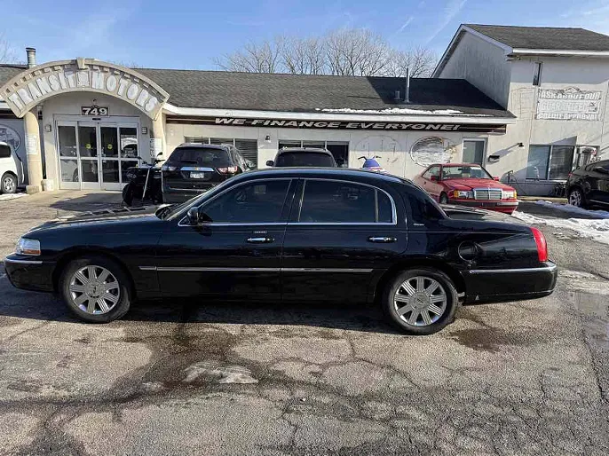 2004 Lincoln Town Car