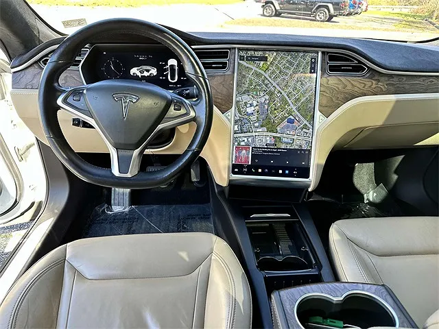 2016 Tesla Model S 60D image 1