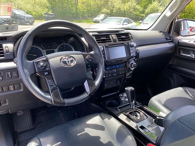 2019 Toyota 4Runner SR5 image 5