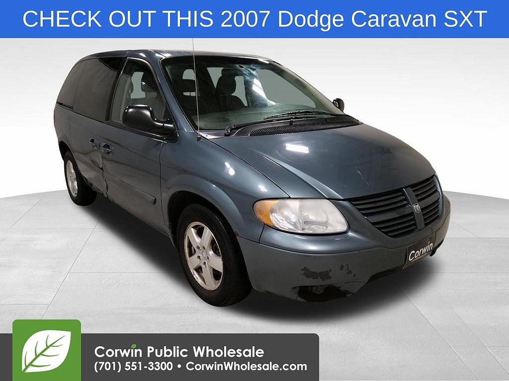 2007 Dodge Caravan SXT image 0